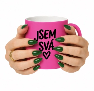Růžový keramický hrnek s autorským motivem JSEM SVÁ